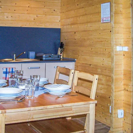 2 Bedroom Stunning In *